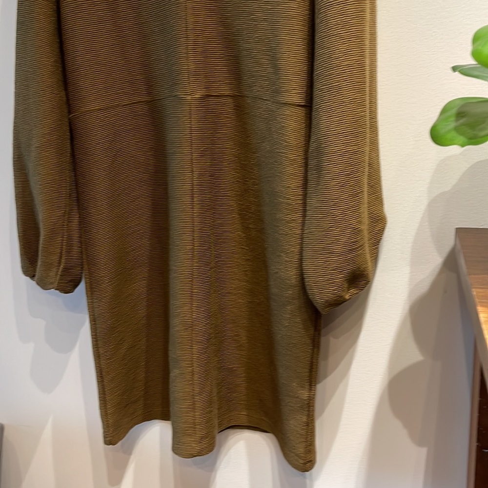Madewell Texture and Thread Balloon Sleeve Ponte Dress in Olive Green NWOT - Picture 5 of 12